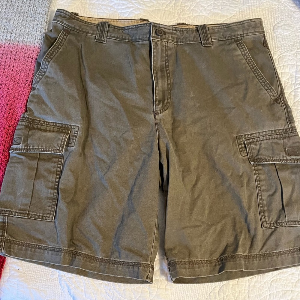 Men's Izod Cargo Shorts - Olive Green